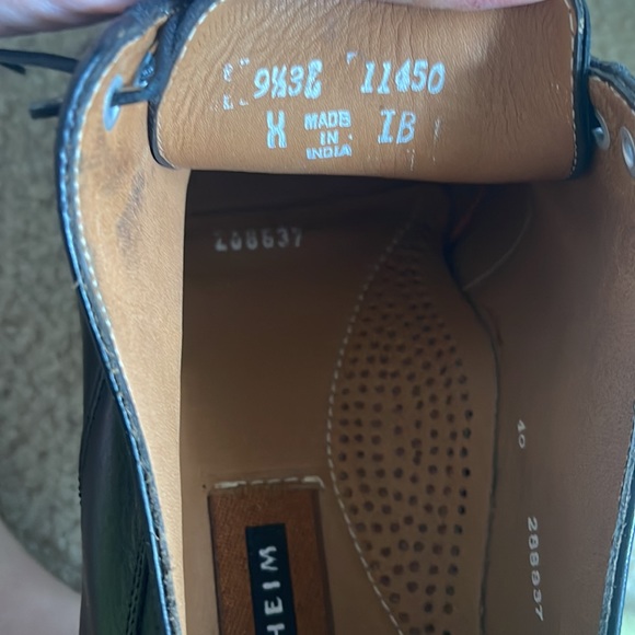 NEW. IN BOX. FLORSHEIM WIDE SIZE 9 - Picture 4 of 4